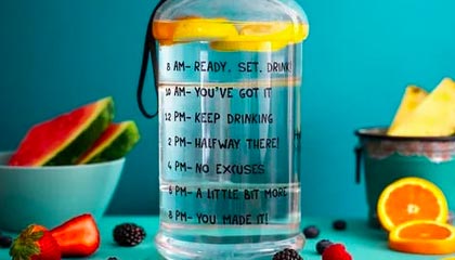 开云体育-飞跃巅峰！FLY力克WBG，Uzi绝境逆转再现传奇